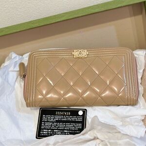 Chanel boy zipper wallet beige patent leather
